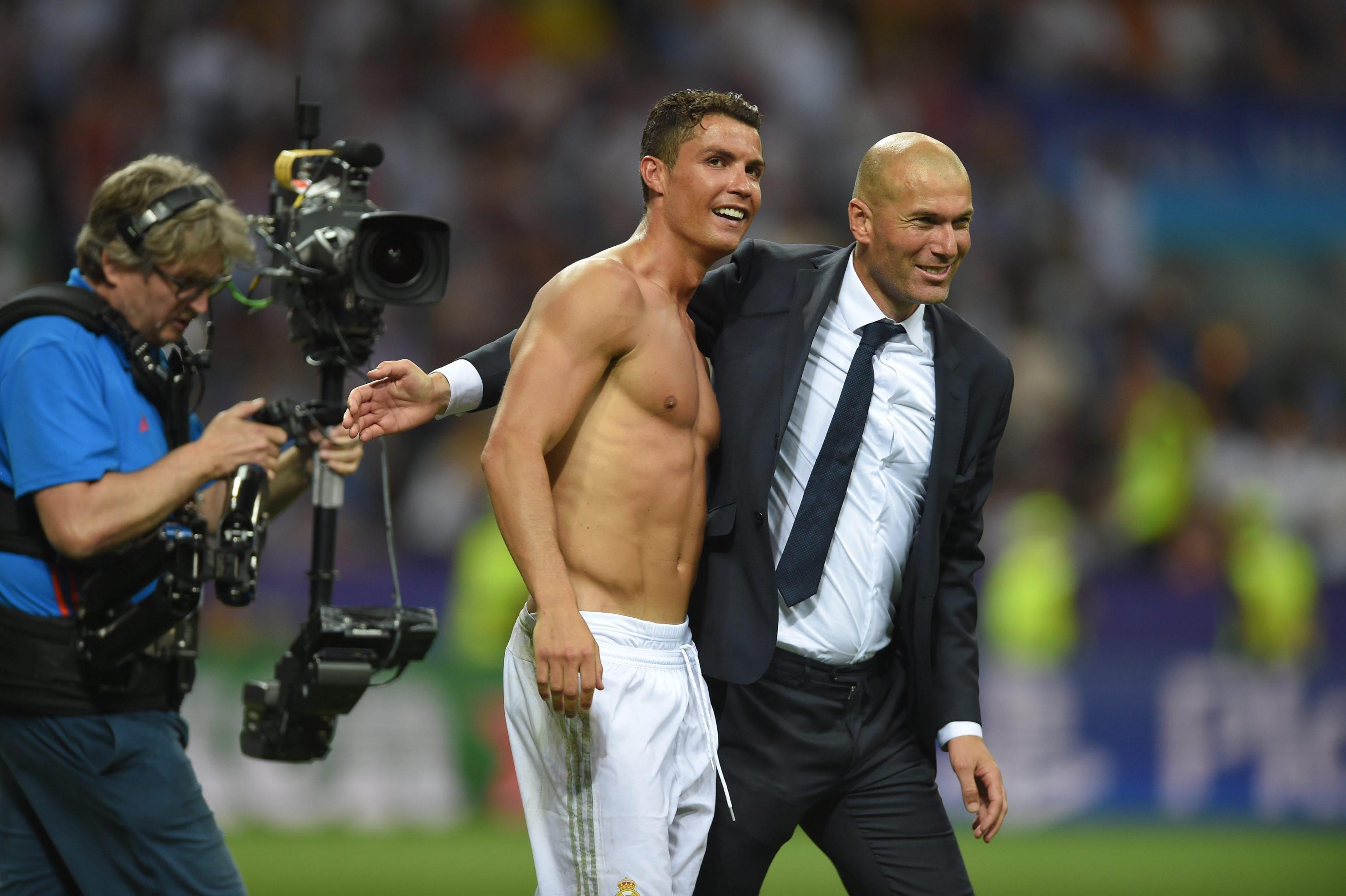 Zidane chiama Cristiano Ronaldo e lo prega: Resta al Real