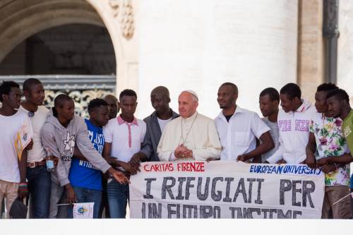 Papa Francesco con gli immigrati in San Pietro 7