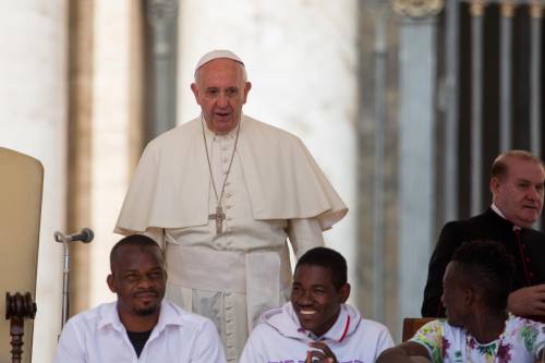 Papa Francesco con gli immigrati in San Pietro 16