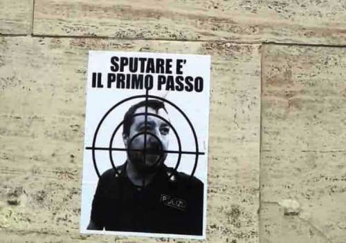 Scritte e volantini  contro Salvini i a Cagliari 3