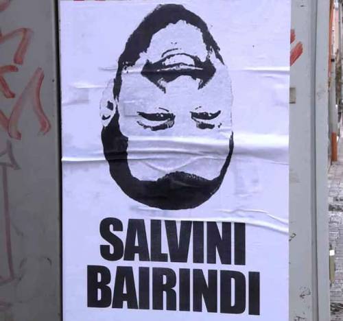 Scritte e volantini  contro Salvini i a Cagliari 4
