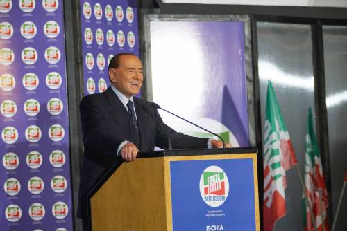 Berlusconi accelera il rinnovamento azzurro: vertice con i parlamentari