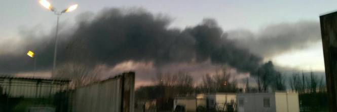 Pavia, esplosione alla raffineria dell'Eni 1