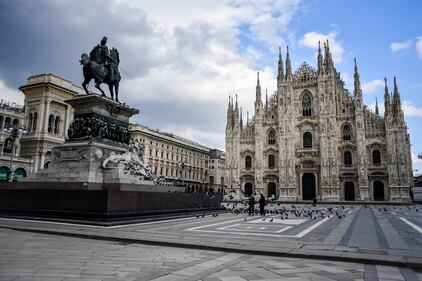 Milano, la prima domenica di blocco per il Covid-19 1