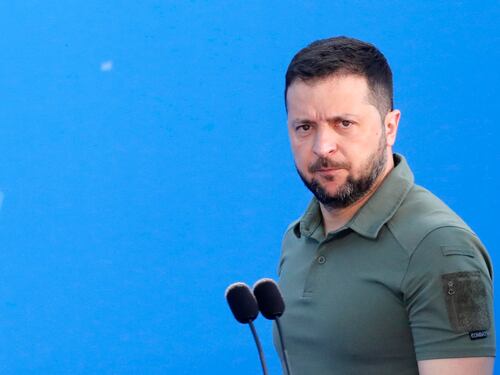 Svolta moderata di Zelensky e spiraglio per il dialogo. "In Crimea soluzione politica"