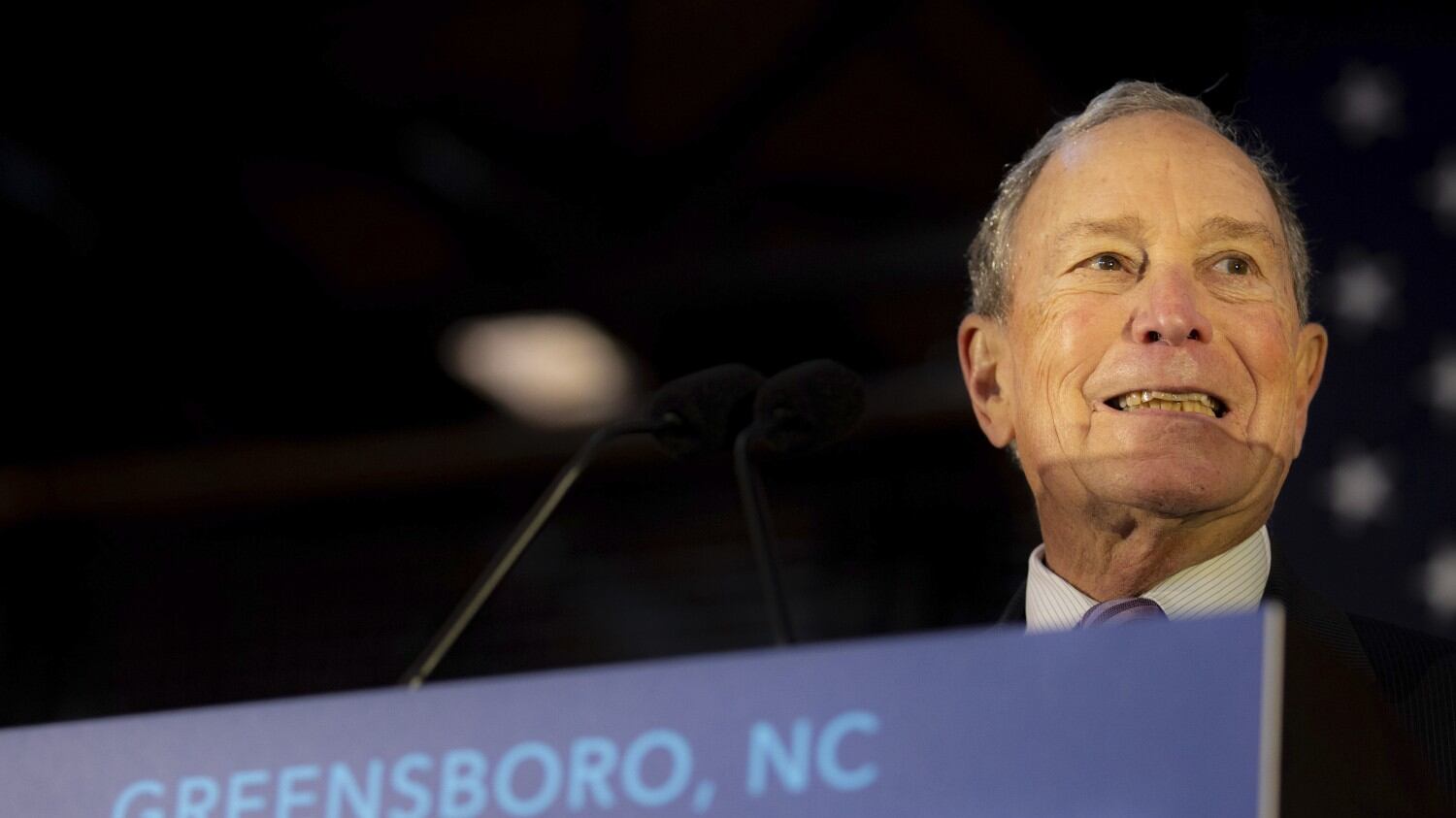Bloomberg si ritira: il magnate americano ora sostiene Biden