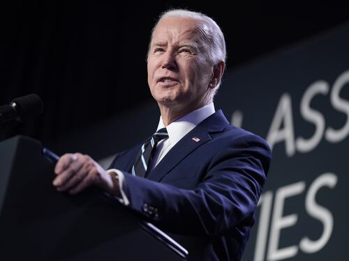 "Al bando le gru portuali cinesi". La scelta di Biden per la sicurezza nazionale Usa