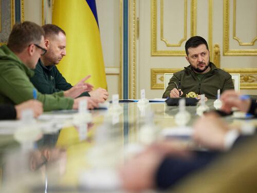 "Non vuole incontrarci": lo schiaffo di Zelensky alla Germania (e all'Europa)
