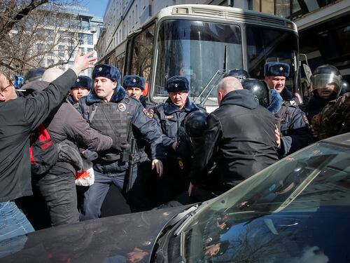 Mosca, nuove condanne dopo quella di Navalny
