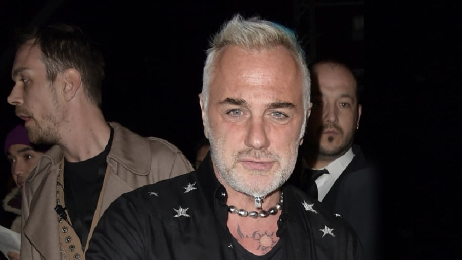 Problemi tecnici e poco pubblico, Gianluca Vacchi abbandona il dj-set a Latina. Cos'è successo