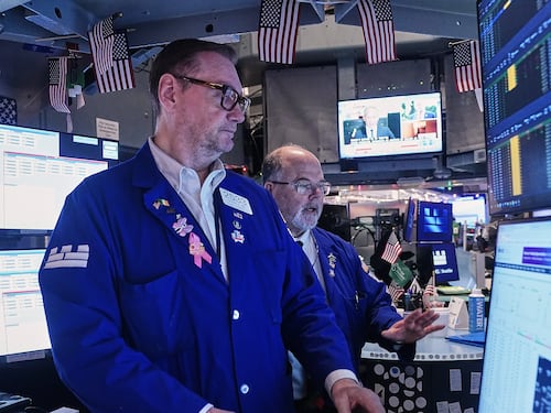 In dieci giorni di tensioni a Teheran l'Europa brucia oltre mille miliardi. Wall Street prova il recupero in serata