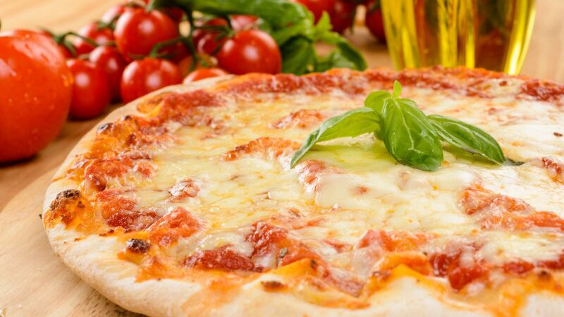 Fa recapitare decine di pizze alla ex moglie, arrestato per stalking