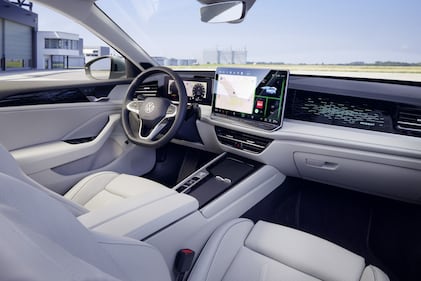 Volkswagen Passat: guarda tutte le foto 10