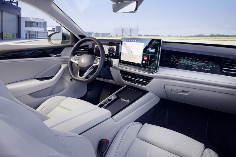Volkswagen Passat: guarda tutte le foto 10