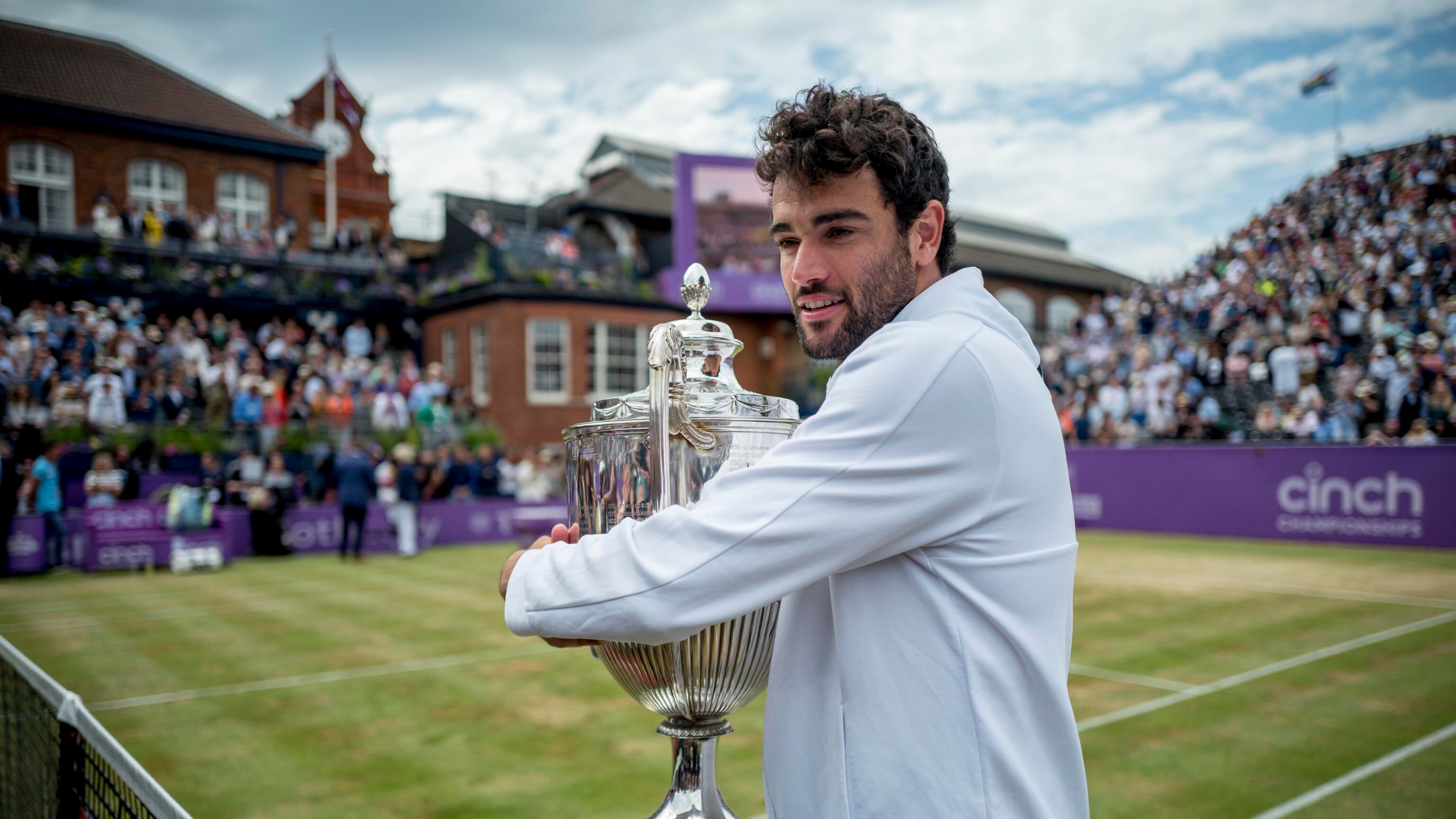 "Ho il cuore a pezzi". Berrettini positivo al Covid si ritira da Wimbledon