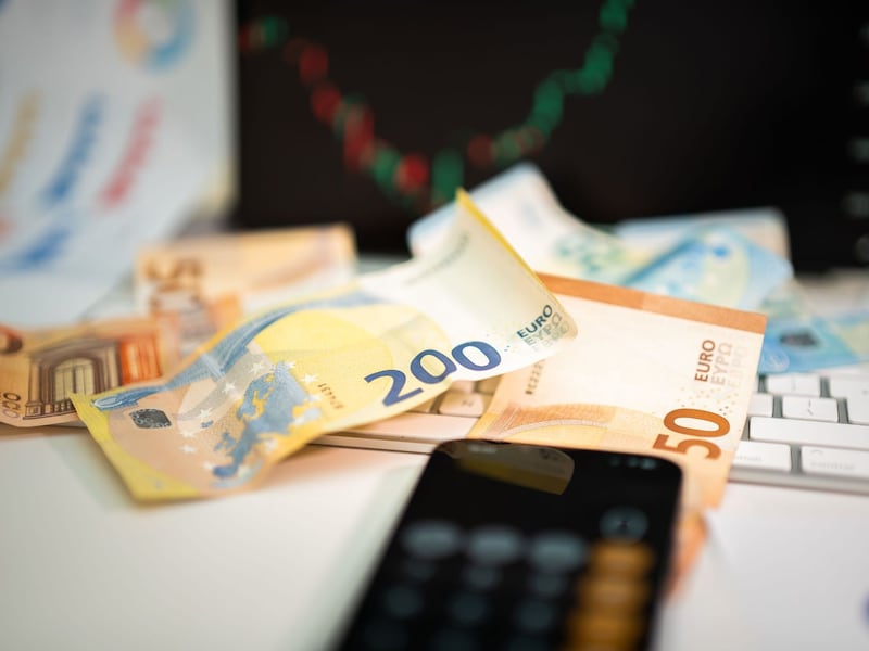 Ue, boom contanti. Colpa delle guerre
