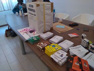 In fila per votare per le elezioni in Senegal  8