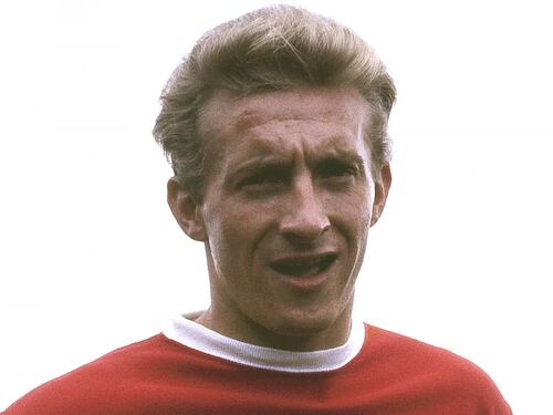 Addio a Denis Law. L'album dei grandi del calcio è sempre più vuoto