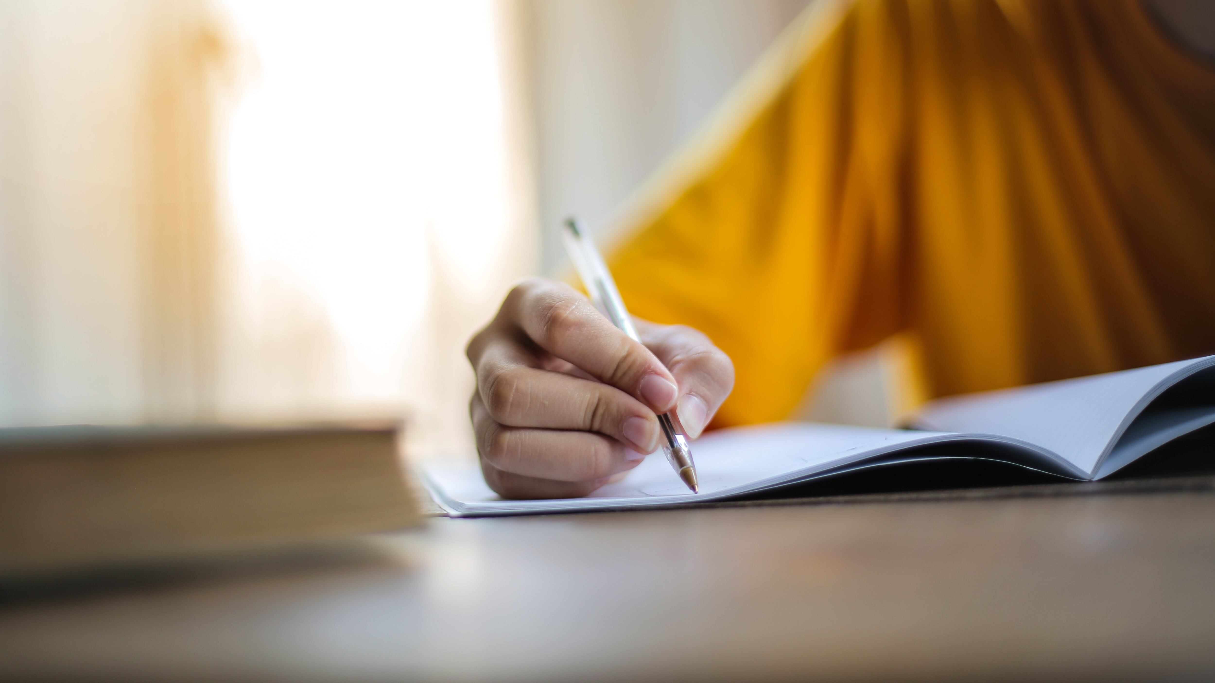 Scrivere a mano fa bene al cervello. Lo dice la scienza