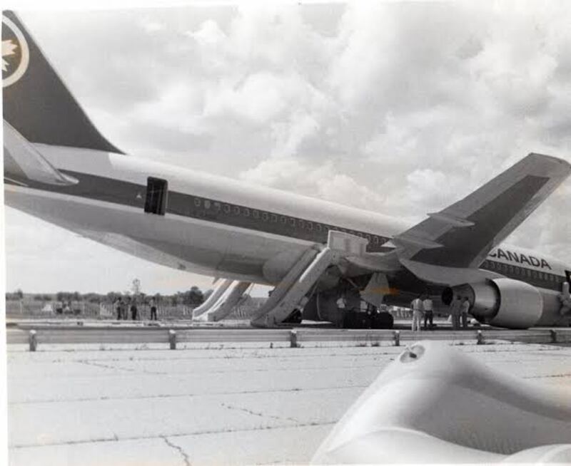 Air Canada 143