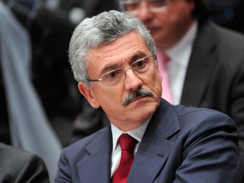 Qualcuno era comunista. Però continua a fingere di aver perso la memoria