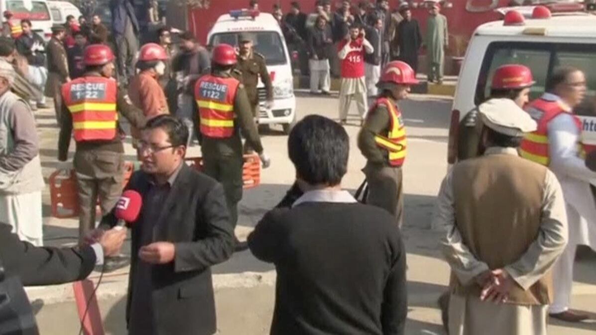 Pakistan, assalto armato all'università