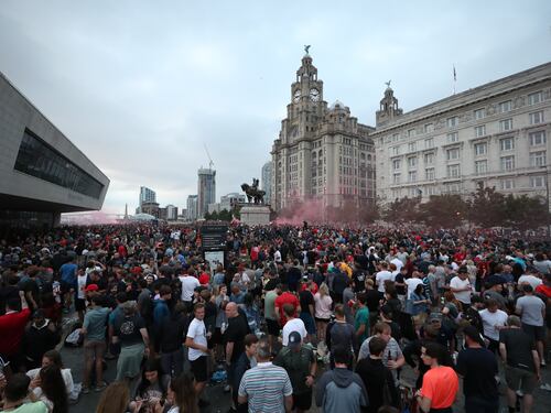 Liverpool re d'Inghilterra. È il riscatto della storia sui nuovi ricchi del calcio