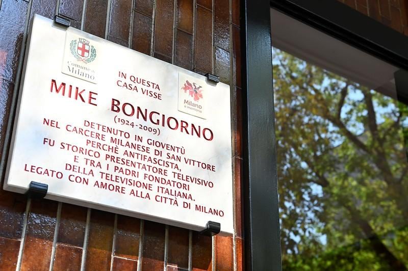Targa dedicata a Mike Bongiorno