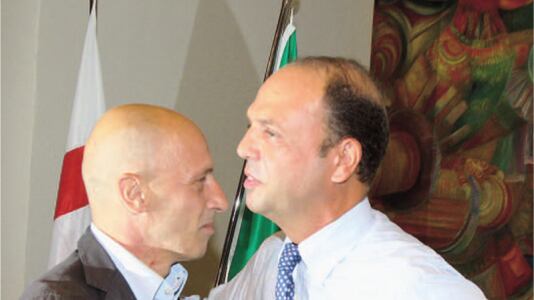 Sallusti accolto da una standing ovation