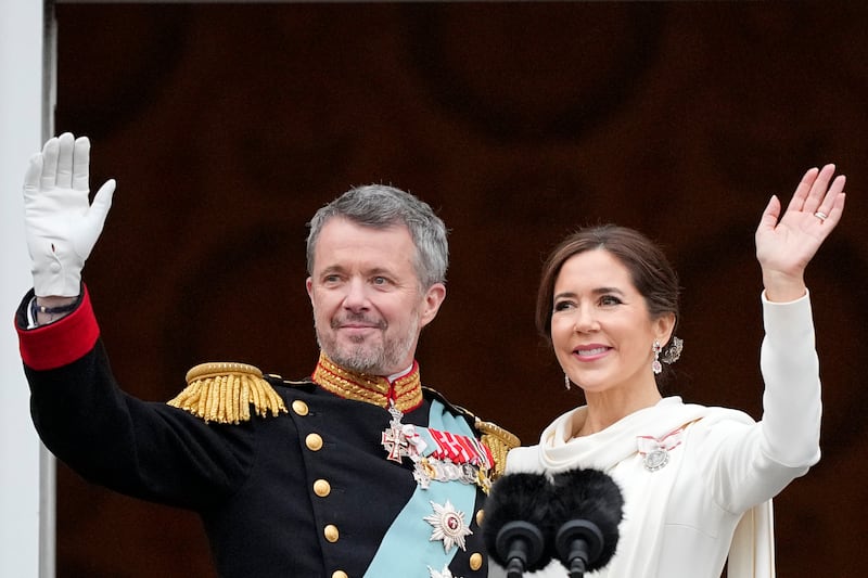 La regina Margrethe abdica. Sale al trono Re Frederik X 13