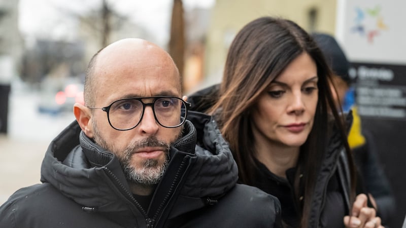 Crans-Montana, Jacques Moretti arrestato per violenze sulla moglie Jessica