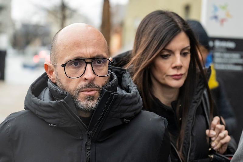 Crans-Montana, Jacques Moretti arrestato per violenze sulla moglie Jessica