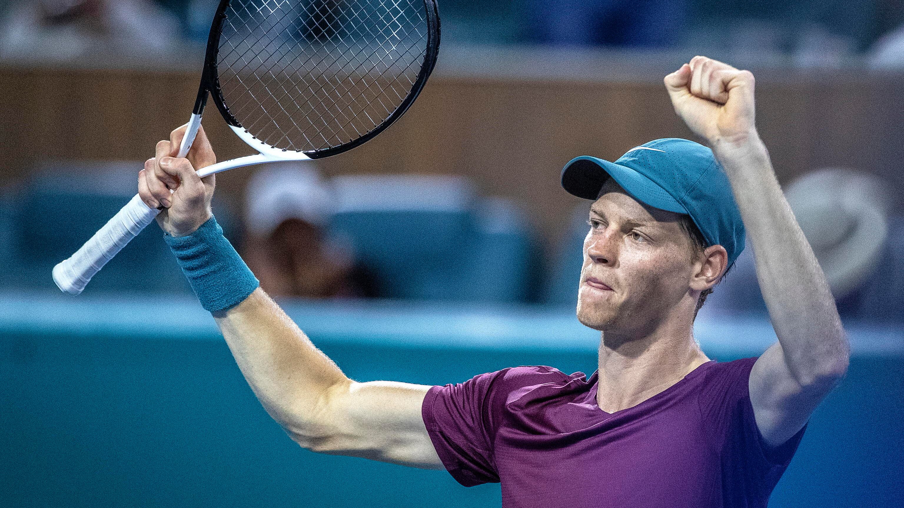 L'impresa di Sinner: batte in rimonta Alcaraz e va in finale a Miami