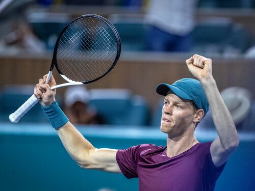 L'impresa di Sinner: batte in rimonta Alcaraz e va in finale a Miami