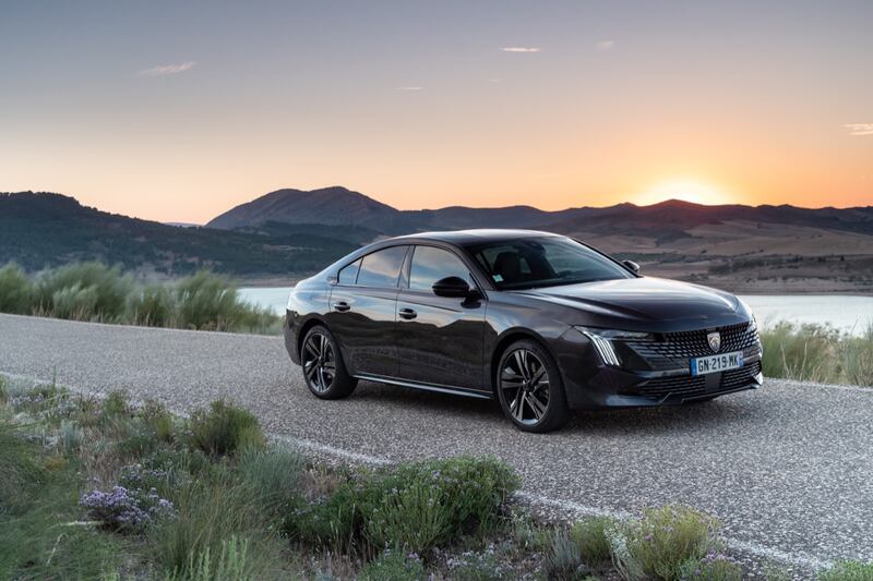 Nuova Peugeot 508 2023: guarda le foto 3