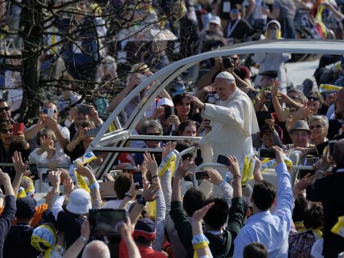 Miracolo Bergoglio Un milione di fedeli di un'Italia antica che si riscopre viva