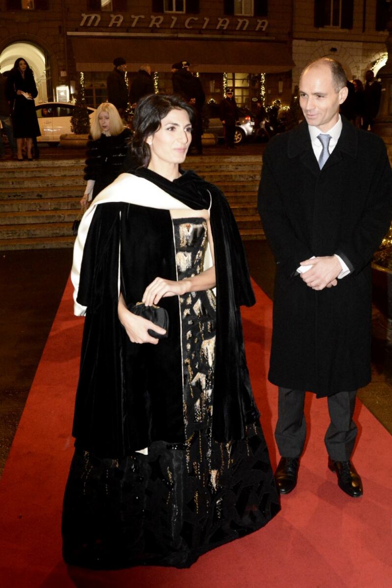 Virginia Raggi elegantissima alla prima dell'Opera di Roma 2