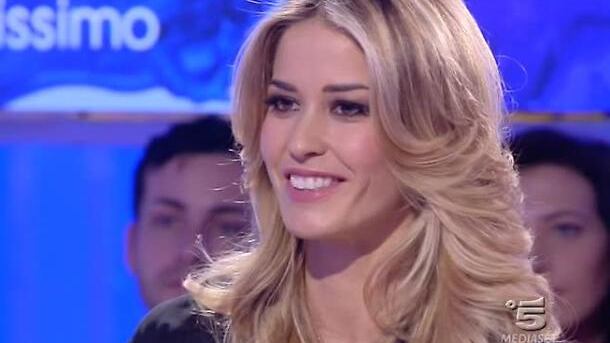 Elena Santarelli e la malattia del figlio: "Giacomo è la priorità ma continuare a lavorare fa bene"