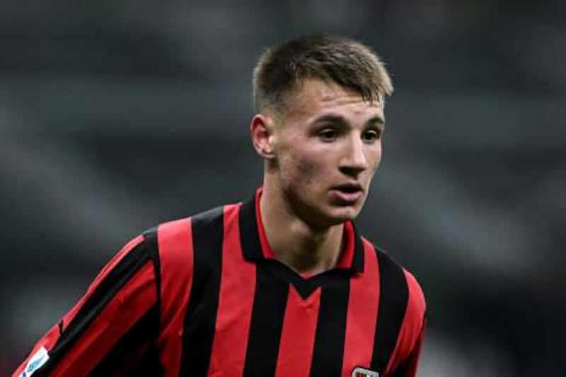 Milan, esordio tra luci e ombre. Camarda vola, Gila si ferma
