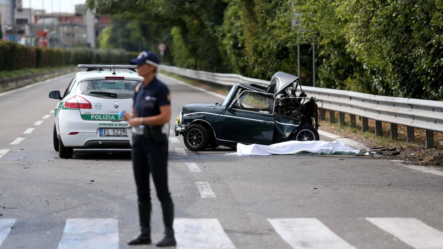 Fermo al semaforo, muore in incidente travolto da un ubriaco