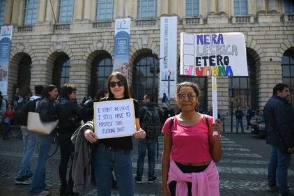 Il flash mob femminista a Ponte Castelvecchio 1