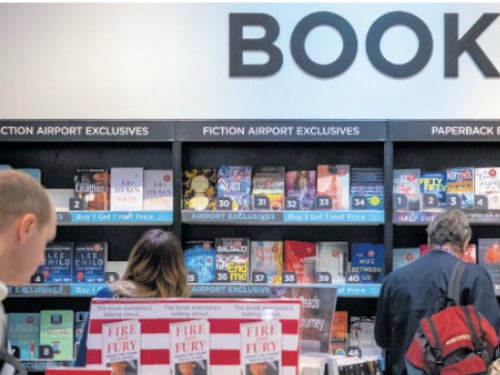 L'ultimo (triste) volo dei "libri da aeroporto"