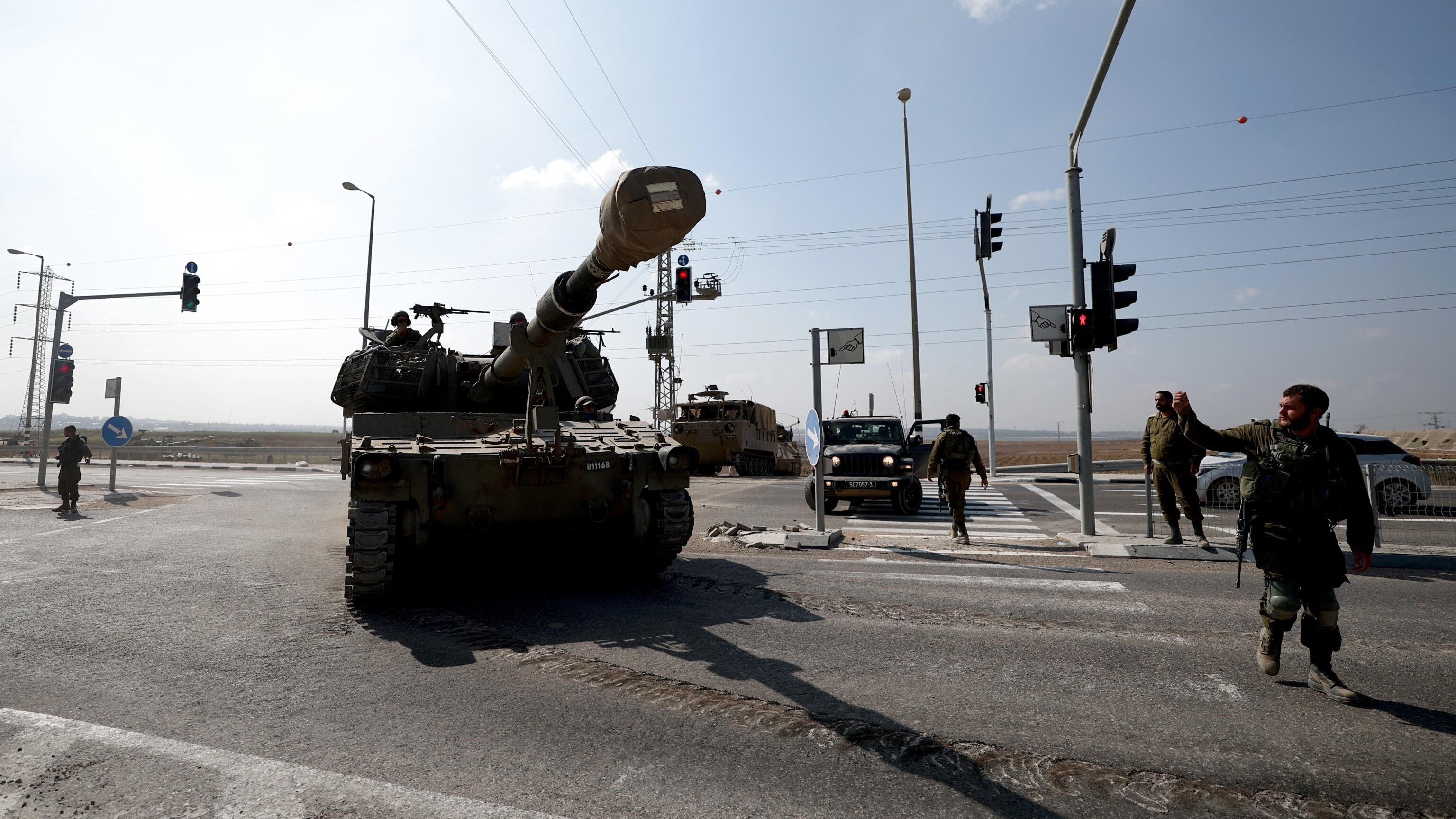Israele: "Siamo alle porte di Gaza City". Aperto valico di Rafah, via dalla Striscia 500 palestinesi con doppia nazionalità | La diretta