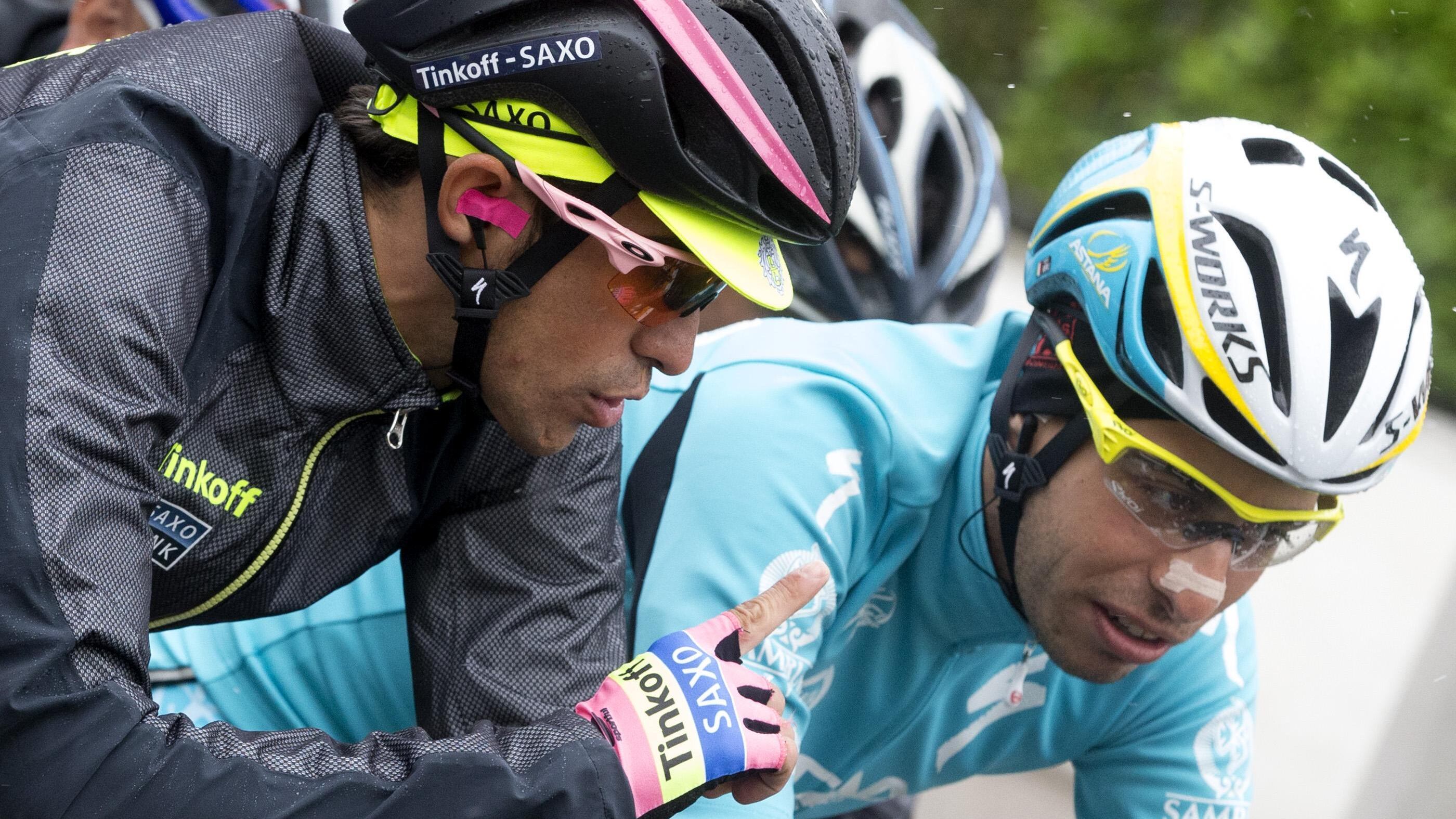 Giro, impresa di Aru a Cervinia. Trionfo solitario a braccia alzate