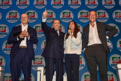 Con Forza Italia, il Cavaliere ha cambiato l'Italia 15
