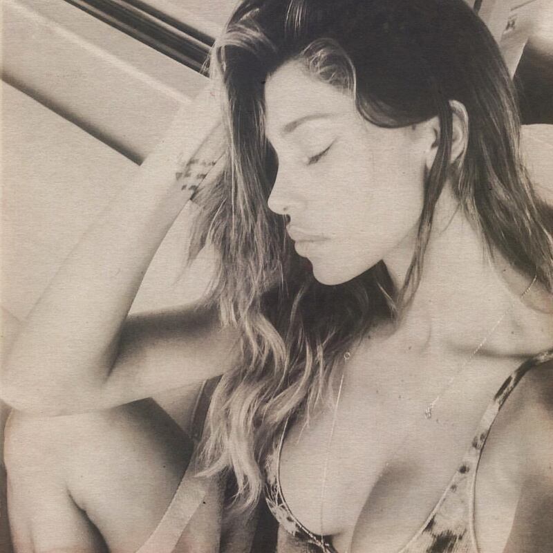 Belen Rodriguez, una vita social: le foto sexy 34