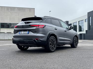 Renault Austral full hybrid: si aggiorna con il restyling 2026, la gallery del SUV francese 1