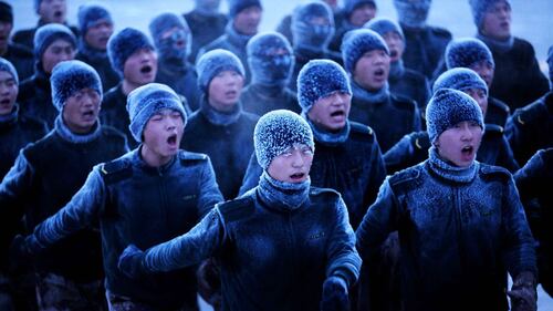 Cina, i soldati si addestrano sotto zero 7