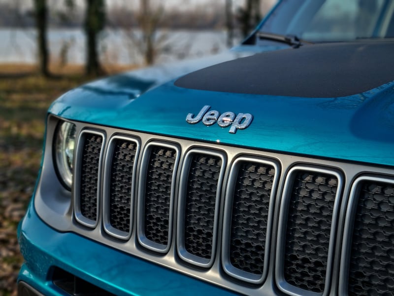 Jeep Renegade e-Hybrid, guarda le foto 3