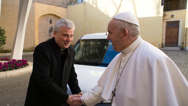 Scuole e Soros, la guerra santa di papa Francesco alla ricchezza